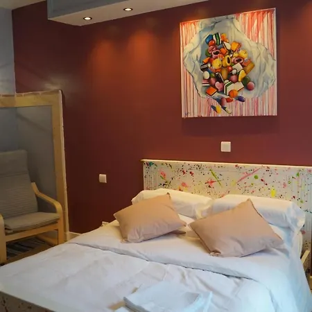 La Maison Des Eaux Bed and Breakfast Saint-Jean-de-Thurac