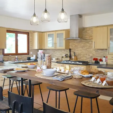 Alojamento de Acomodação e Pequeno-almoço La Maison Des Eaux 3*