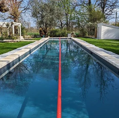 La Maison Des Eaux Bed and breakfast 3*